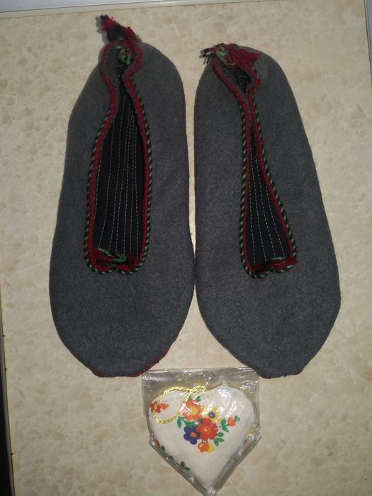 Продавам,Ръчно изработени пантофи, терлъци”с вплетени, Етно” мотиви