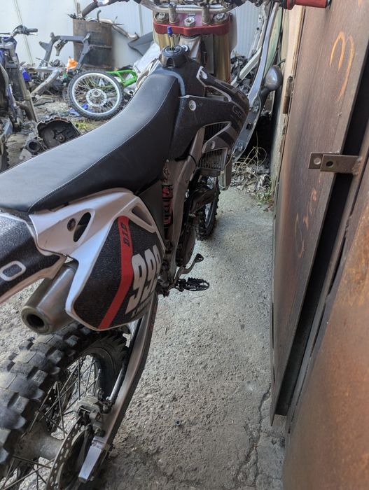 Honda CRF250R на части