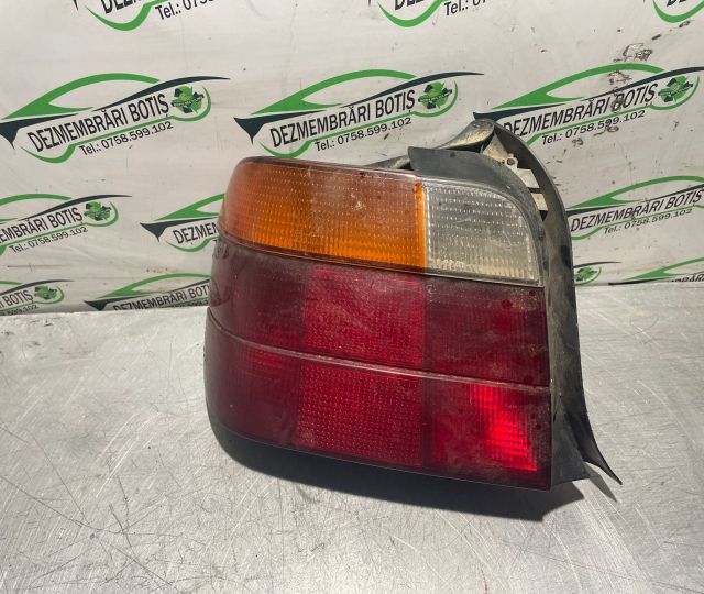 Lampa/tripla stop pe aripa 29270102 BMW Seria 3 E46