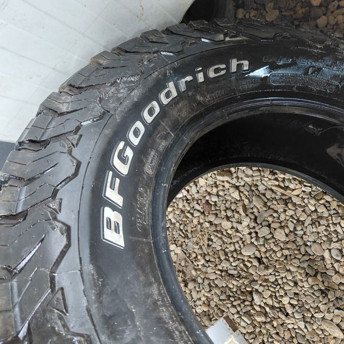 285/70 17 BF Goodrich