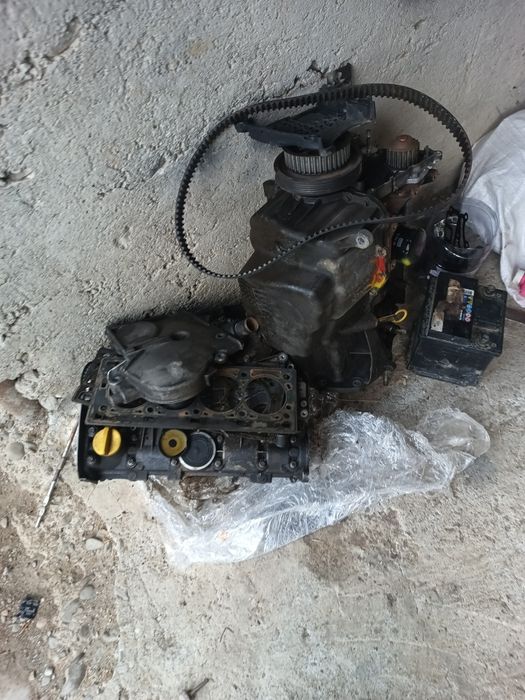 Vând motor Renault Megane ii