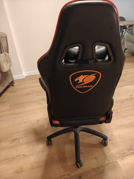 Cougar геймърски стол