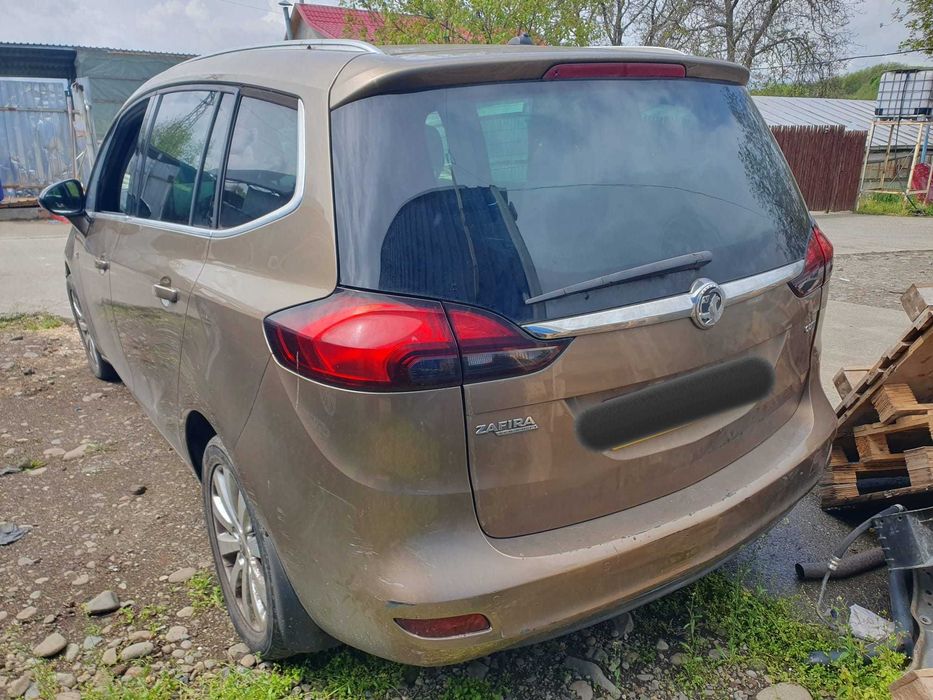 Dezmembrez Opel Zafira C Tourer 2.0 CDTI 2013