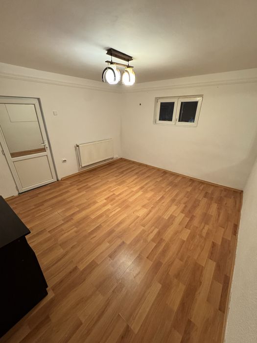 De inchiriat 2 apartamente