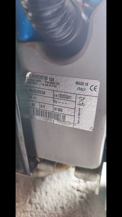 Подо почистваща машина