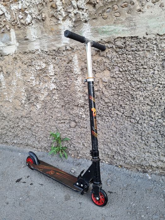 Продам самокат детский на 5-9 лет