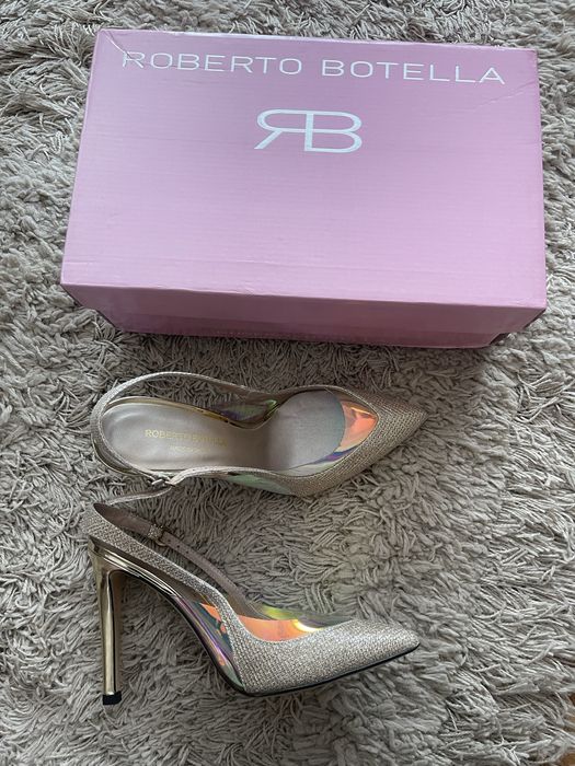 Обувки на Roberto Botella