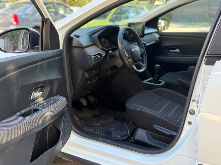 Dacia Sandero Stepway, 1.0Tce , An 2025, Km reali