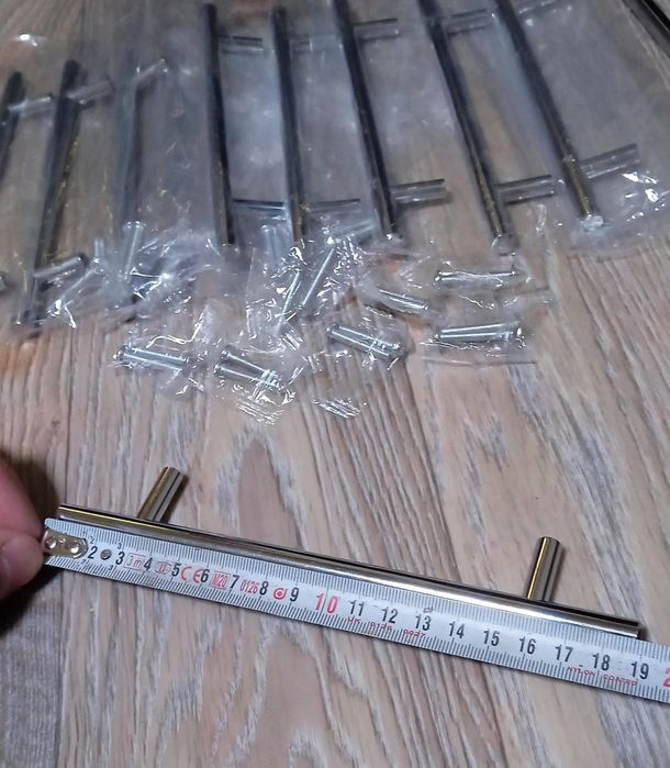 Ручки мебельные - 11 штук.