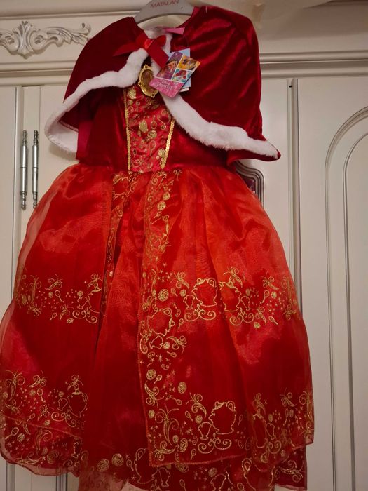 Rochie Craciunkta Belle cu crinolina, pelerina si brosa cu 2 fete 3ani