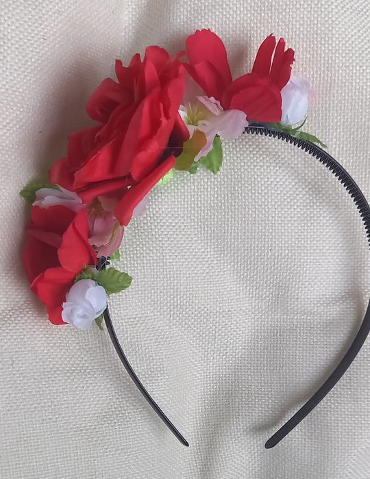 Диадема с цветя за народна носия