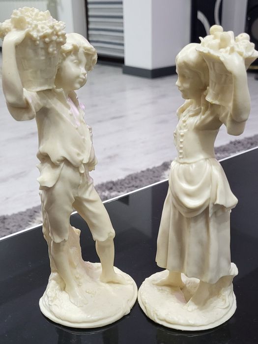 Sculpturi  praf marmura fata/baiat