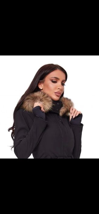 Geaca impermeabila cu blanita