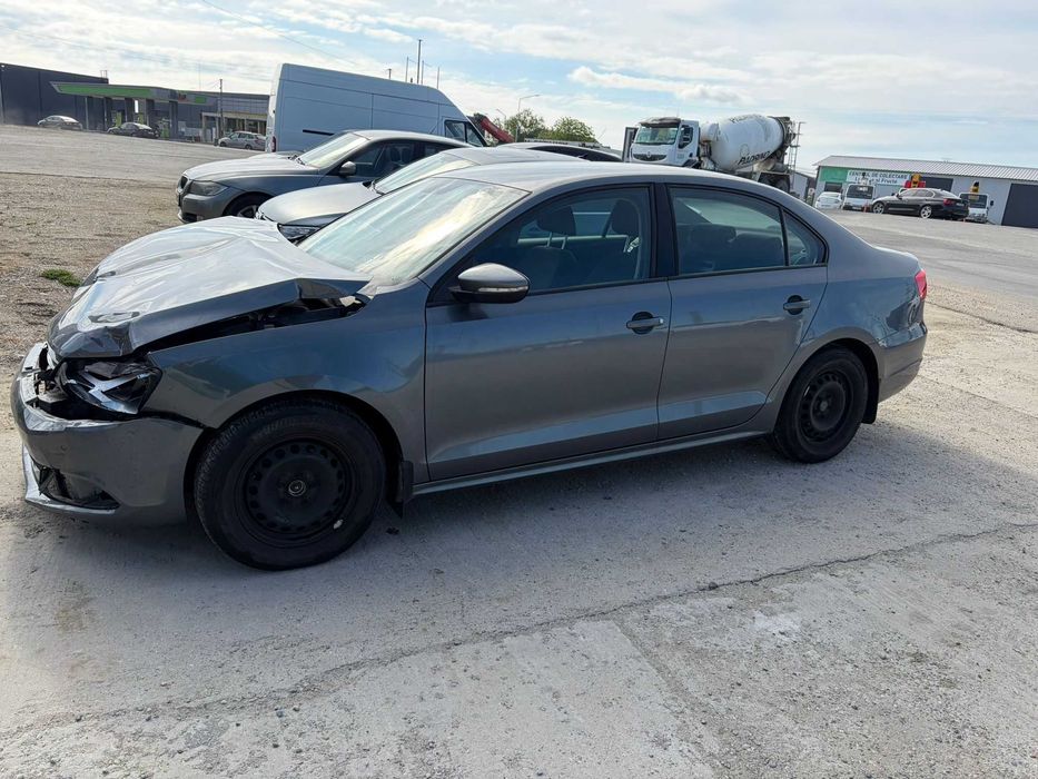 Dezmembrez VW Jetta MK6 1.2 TSI CBZB 105 cai cutie de viteze manuala cod LHY cod culoare LD7X 2011