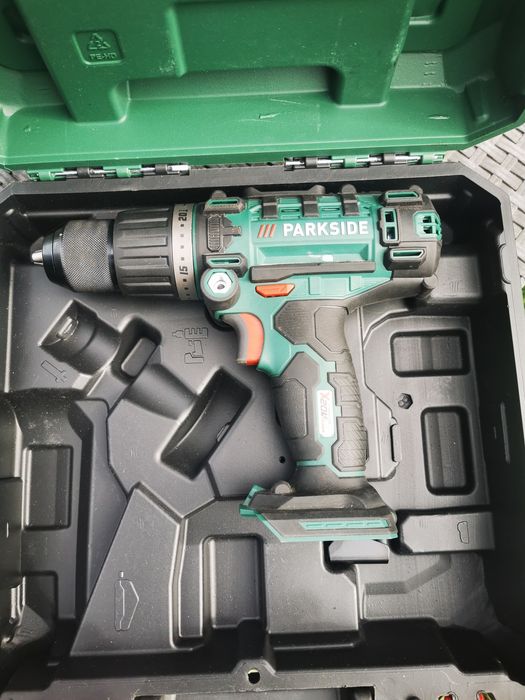 Bormasina cu percuție pe acumulator 20v parkside