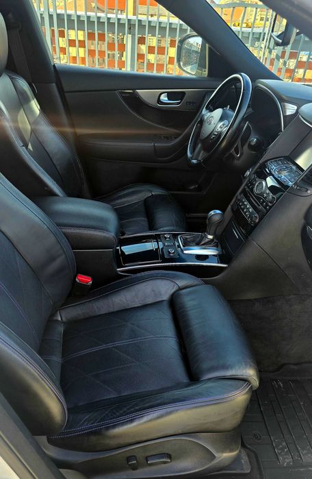 Infiniti QX70 2016