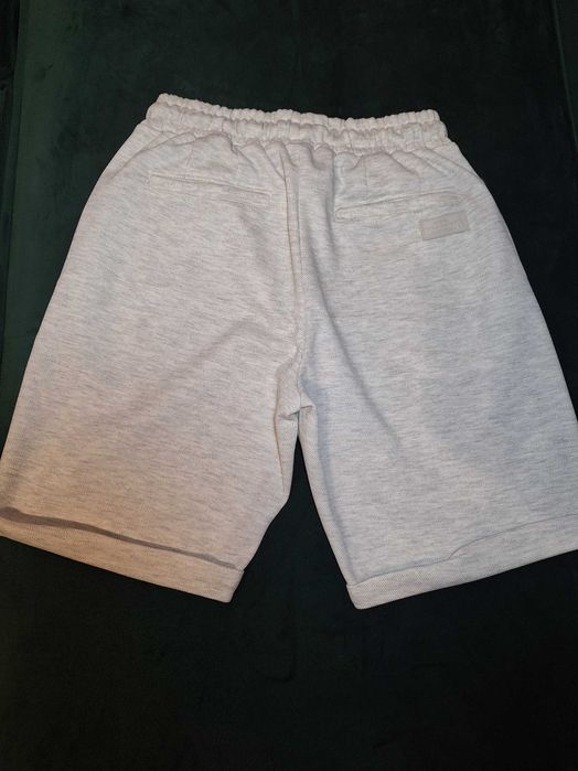 Pantaloni scurti marimea L