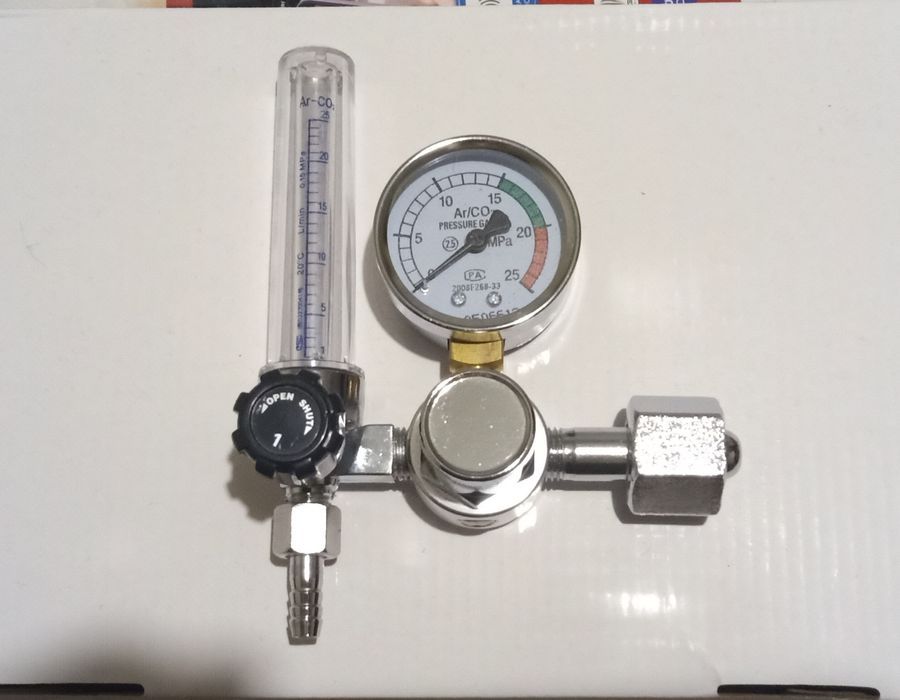 Редуцир вентил за CO2/Ar