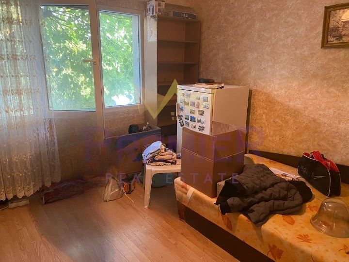 Продава се Тристаен апартамент в Бургас, Славейков - 80 кв.м за 2075 €/кв.м - Снимка #2