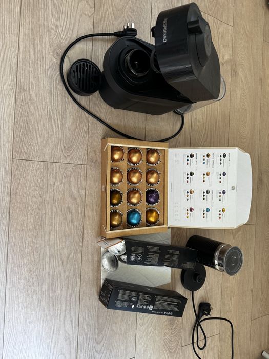 Nespresso Vertuo Coffee Machine Milk Frother + 36 Капсули