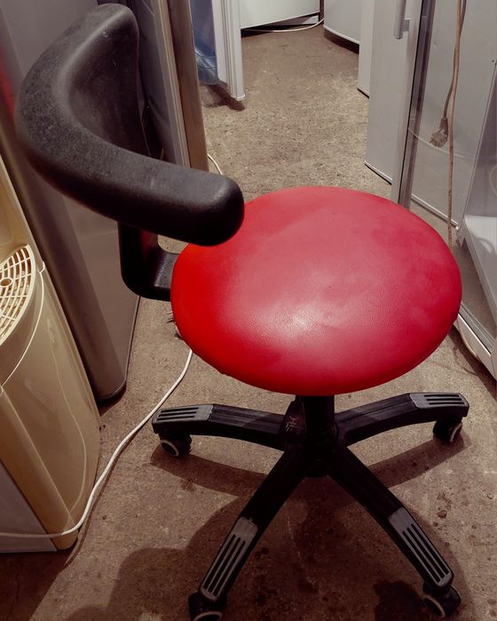 Продам 2 кресло  в нормальном состоянии  бу