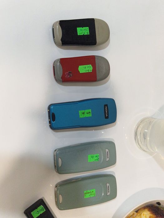 Telefon perfect funcțional special pentru colecție