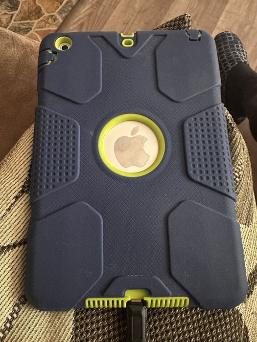 IPad mini A1432 с калъф