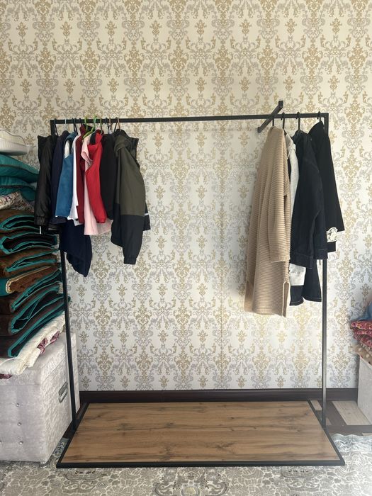 Вешало стойка наполная