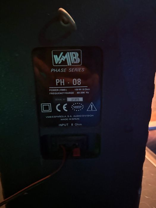 Активен бас 15” Yorkville Canada с 4 х 8” топове VMB