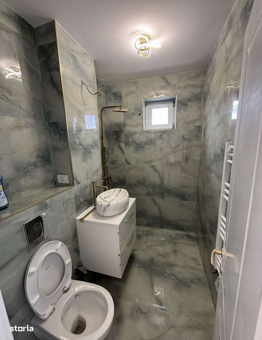 Apartament cu 4 camere de vânzare în zona Calea Călărașilor
