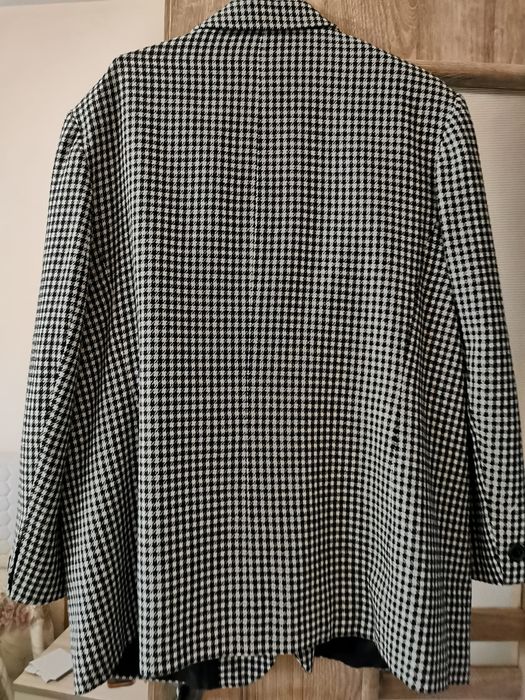 Vand sacou alb/ negru