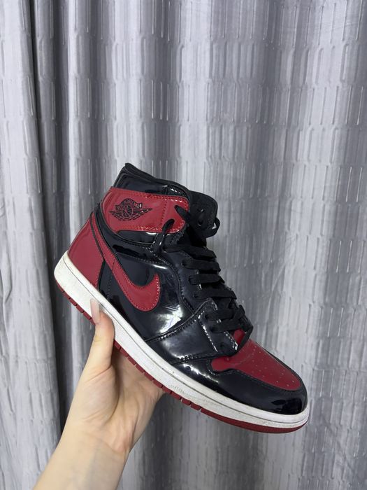 Adidasi jordan 1 patent bred