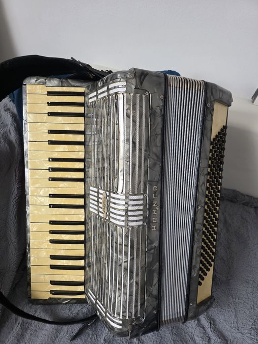 Acordeon HOHNER 120 bași
