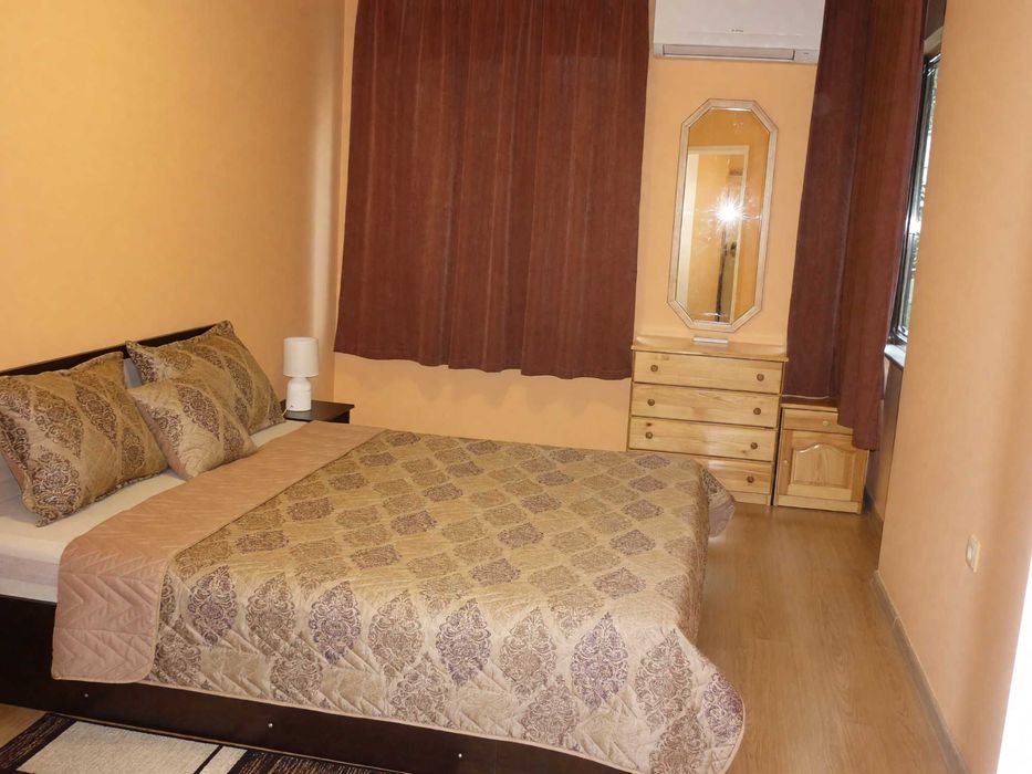 Дава се под наем Двустаен апартамент в Пловдив, Център - 62 кв.м за 520 € - Снимка #2