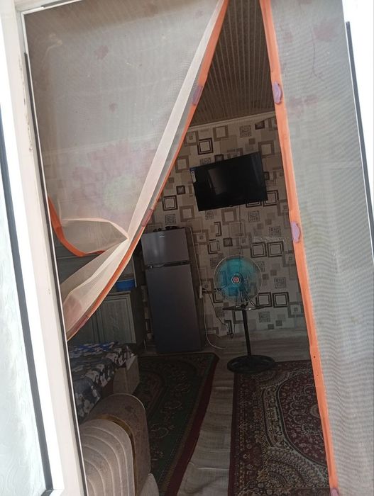Arzon xovli Nurafshonda 2 sotix 4 xonali uy sotiladi.