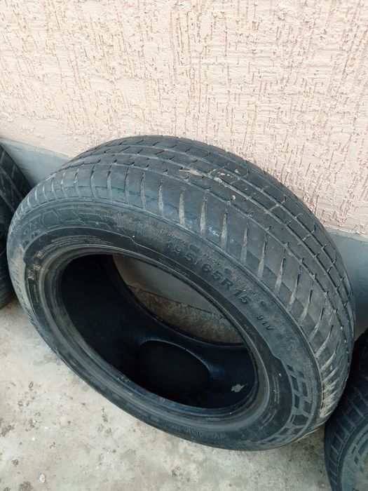 Авто шины 4 штуки