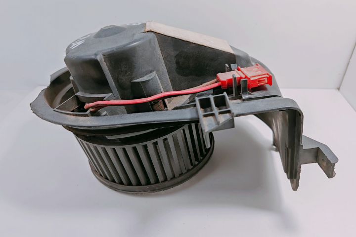 Ventilator habitaclu 1H1820021 Volkswagen VW Polo a 3-a generatie 6N