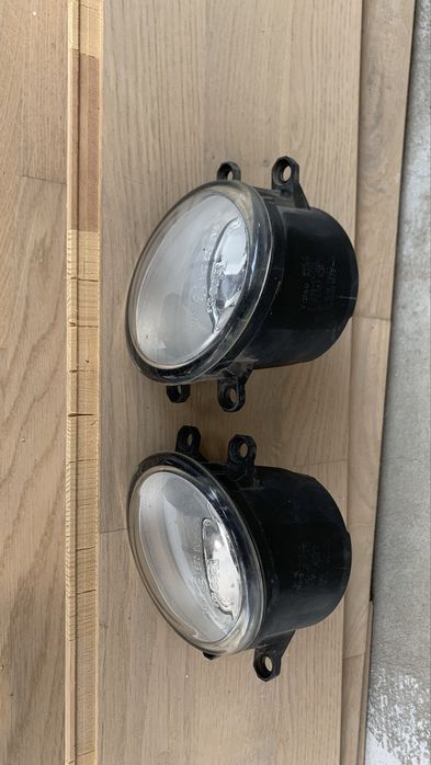 Продам противотуманки Камри 40 рав 4
