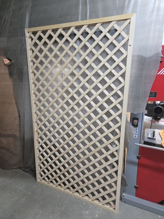 Дървено     пано