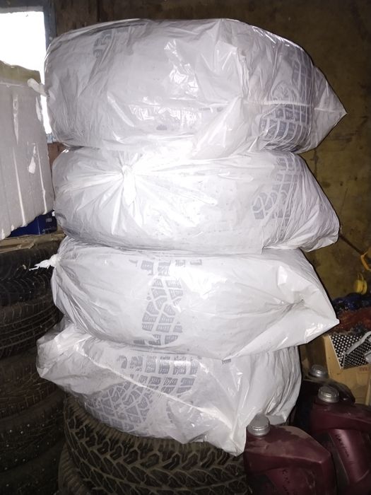 Комплект зимних шин 265/65R17