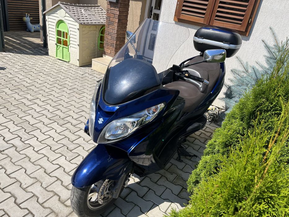 Maxi scooter Suzuki Burgman AN 400