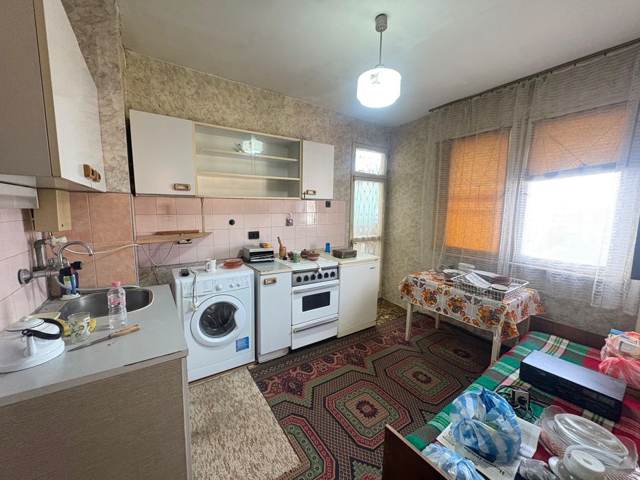 Тристаен Апартамент с Гараж кв. Запад 2