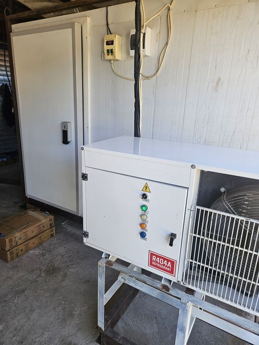 Продам морозильную камеру