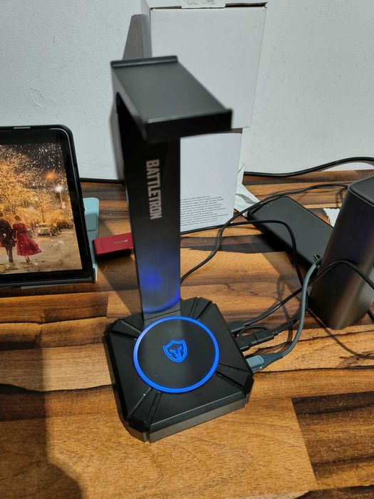 Stand casti Gaming Battletron cu RGB si 3 porturi USB