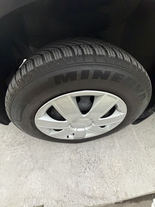 Продаю нексию 3