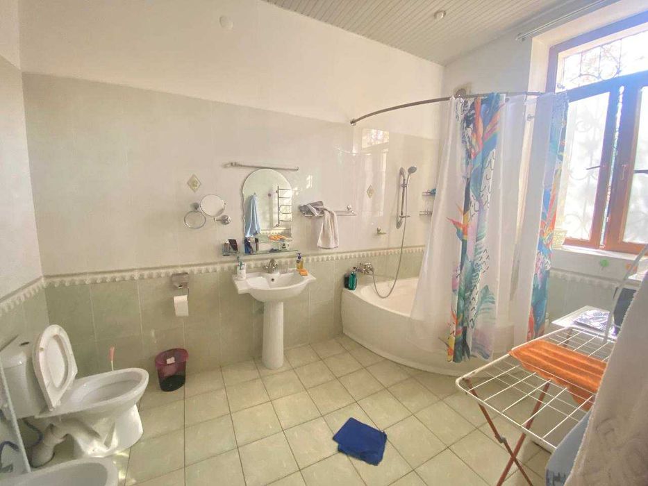 Ул Ракат Текстильный институт 6 комн, 6 сот.