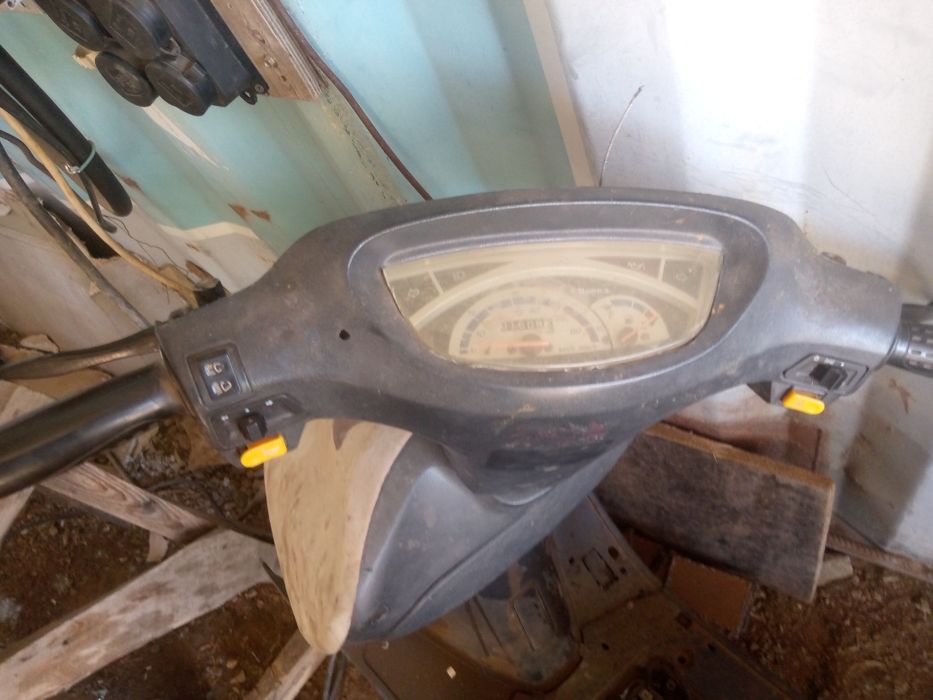 Скутер 50 кубов,продаю