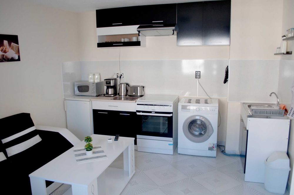 Дава се под наем Тристаен апартамент в Пловдив, Каменица 2 - 60 кв.м за 400 € - Снимка #1