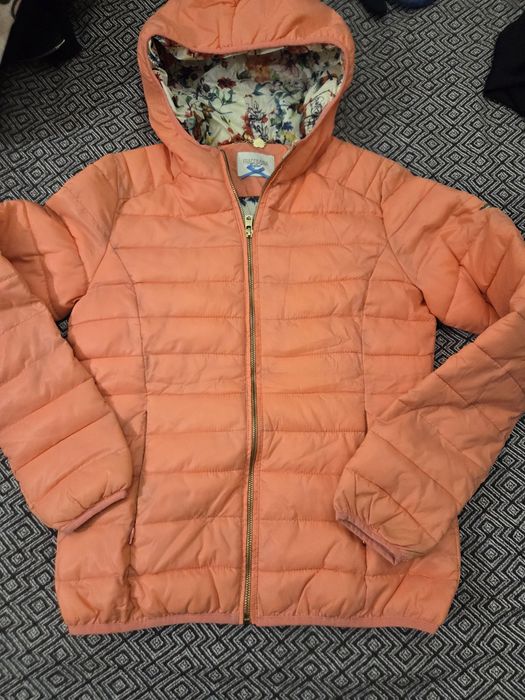 Женская куртка на весну