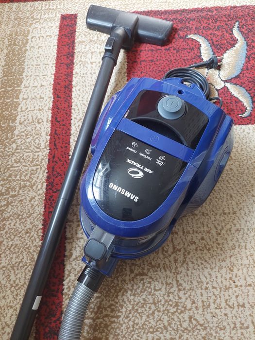 Продается пылесос. в отличном состоянии.